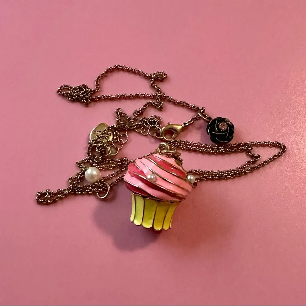 Betsey Johnson Vintage Trolls Cupcake Locket Charm Pendant Necklace - Picture 2 of 6